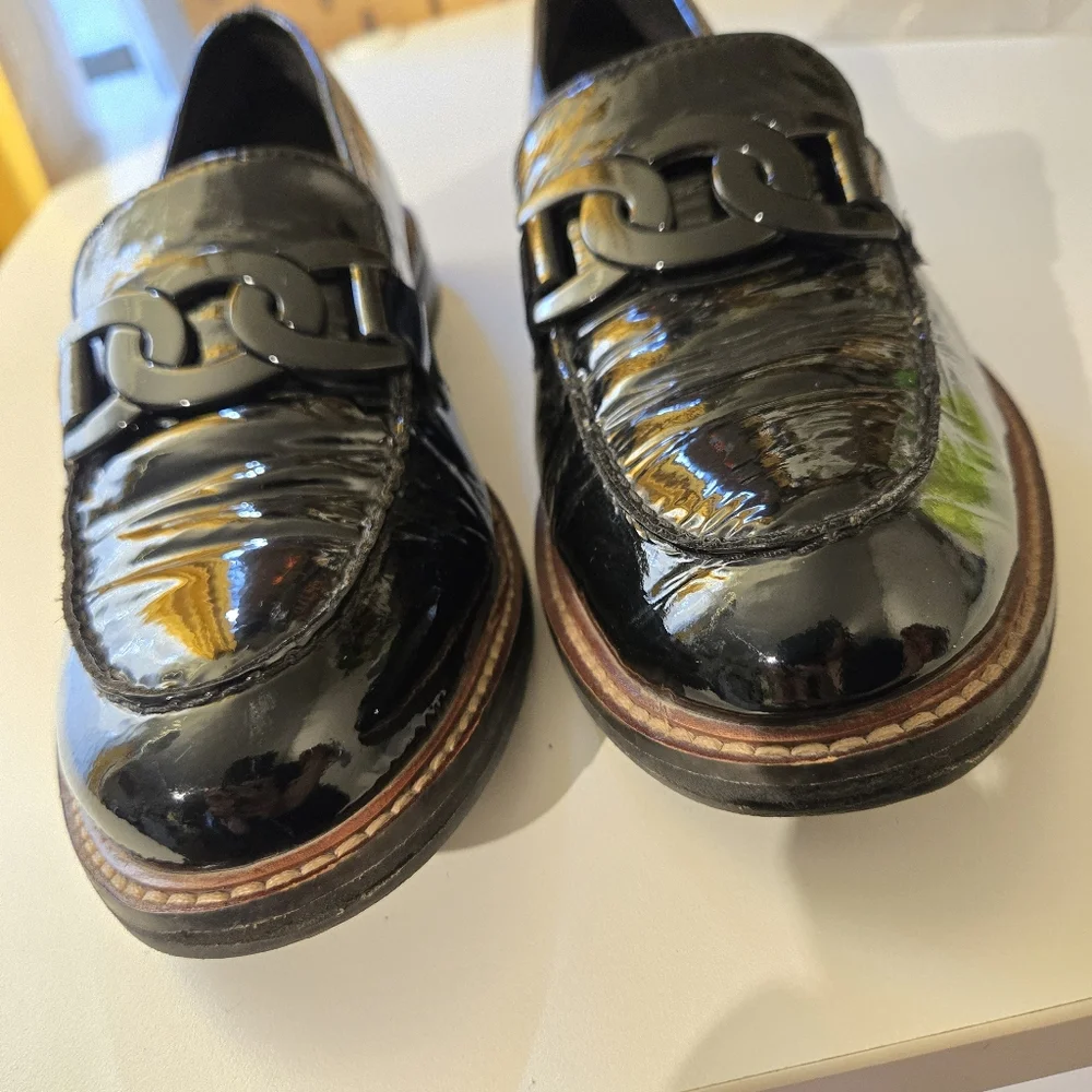 Ara Women's Black Patent Leather Loafers Chain Detail 6.5 US (Euro 4) 